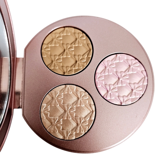 NEW! Mac Cosmetics Effervescence Extra Dimension Face Compact Deep Palette. - Picture 4 of 9